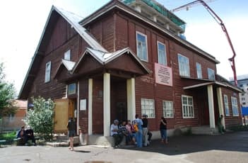 Улс төрийн хилс хэрэгт хэлмэгдэгсдийн дурсгалын музей — зураг 1